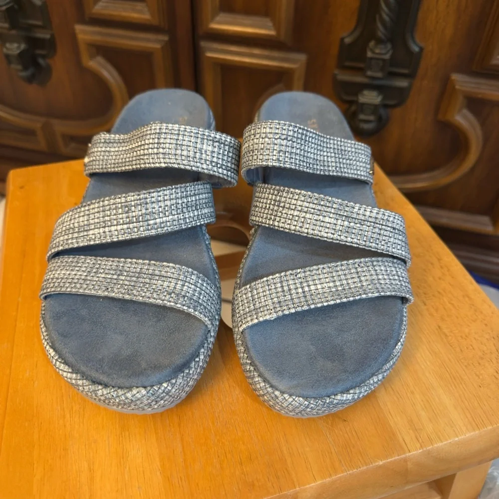 Skechers Martha Stewart Arch Fit Blue Silver Woven Platform Wedge Sandals 119514